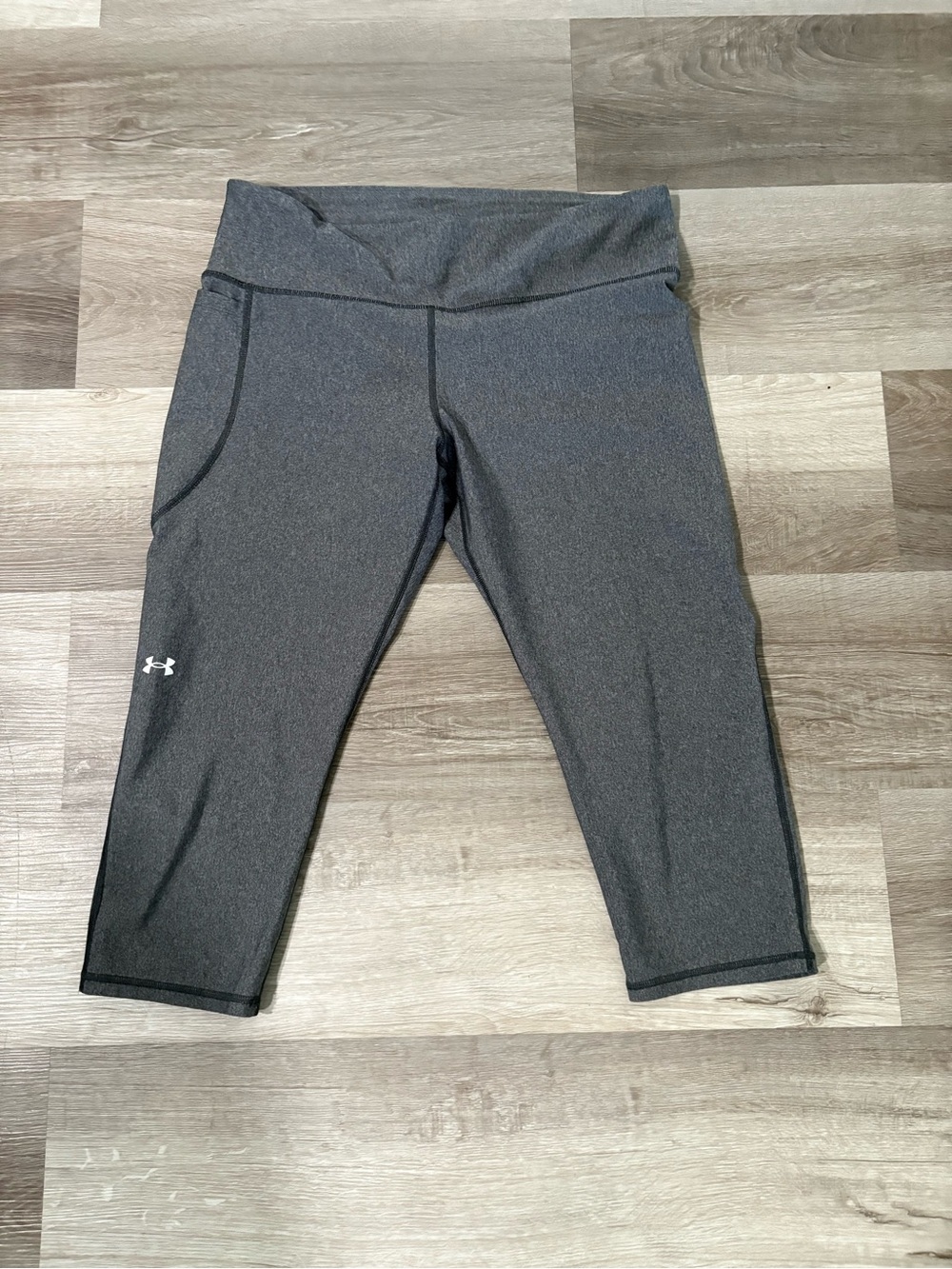 Under Armour Gray Athletic Crop Leggings